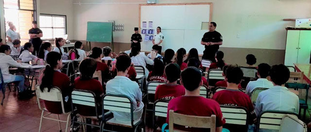 PUERTO LEONI: Charlas sobre violencia escolar y prevención de incendios en la Escuela 247