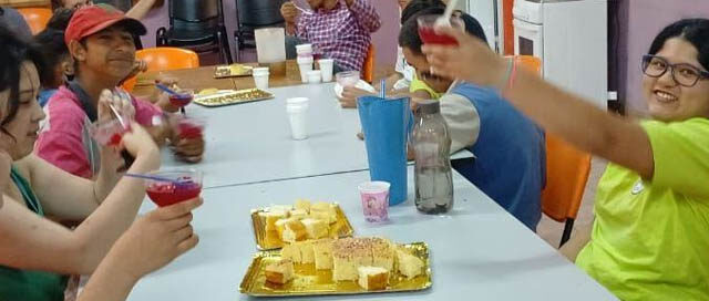 CAPIOVÍ: Cierre del ciclo lectivo del proyecto “Mentes Curiosas” junto a alumnos de la Escuela Especial